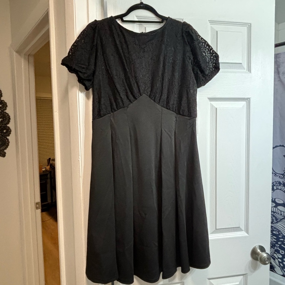 Unique Vintage - NWT Plus Size 16 - Lace Fit & Flare Dress